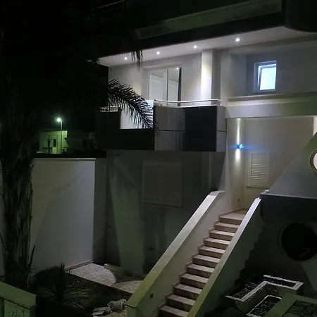 ベッド・アンド・ブレックファスト Edonic 3*